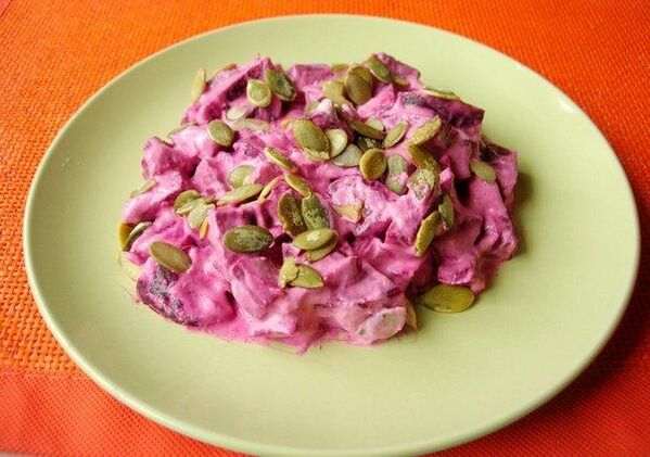 Beetroot salad with prostatitis seed pumpkin