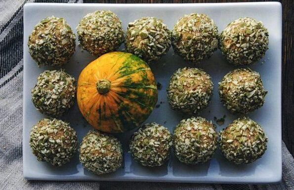 honey balls made of pumpkin seeds of prostatitis
